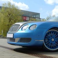 Bentley Tuning,Matt hellblau metallic,Dunkle Rückleuchten,Bentley tieferlegung 21 zoll Velano Felgen